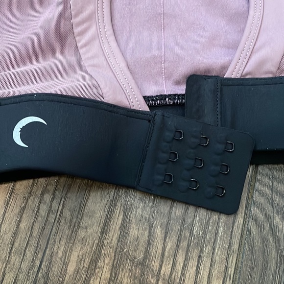 Zyia Active Lilac Clasp Sports Bra XS - Picture 5 of 9